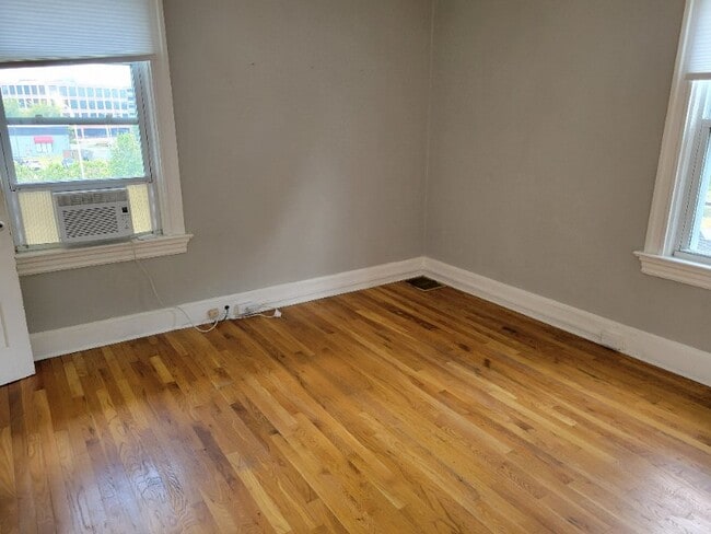 Photo - 2212 Washington Ave Apartment