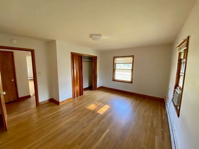 Foto del edificio - Large 3 Bedroom on Two Acres!