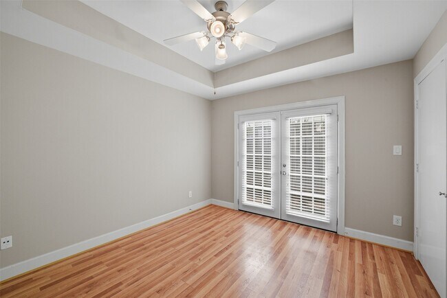 Building Photo - 3736 Main Plaza Dr