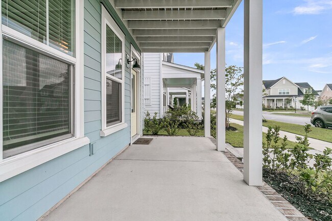 Building Photo - Charming Charleston Home in the Heart of M...