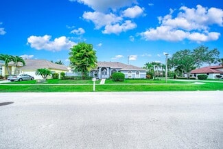 Building Photo - 1800 Lynton Cir