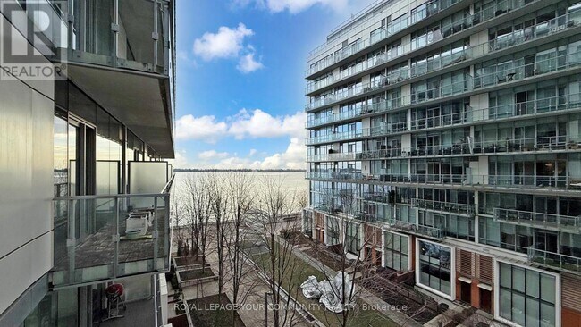 Building Photo - 39 Queens Quay E