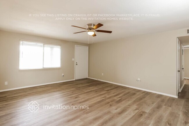 Building Photo - 14235 N 39th Way