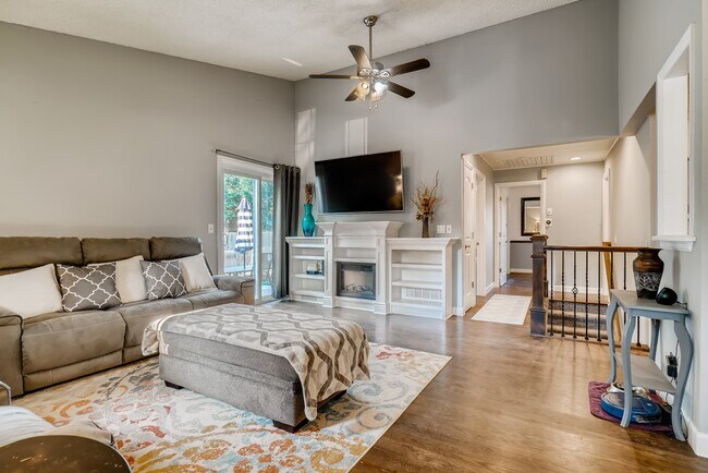 Foto del edificio - 10531 Routt Ln