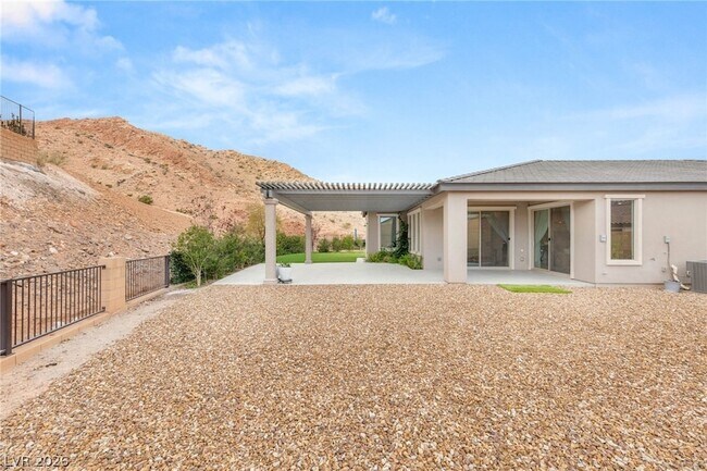 Foto del edificio - 6 Sun Lily Ln