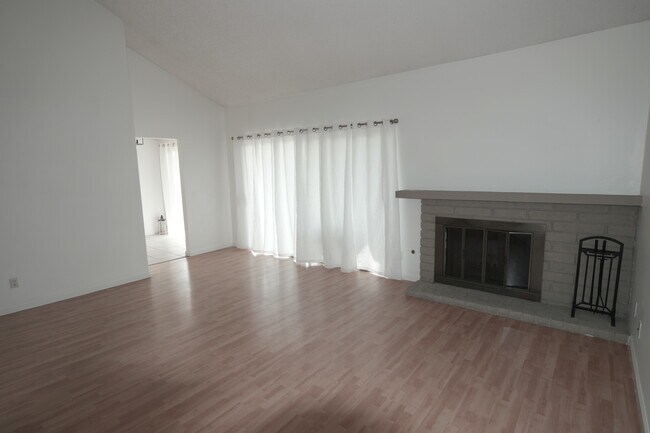Foto del edificio - 157 Conifer Cir