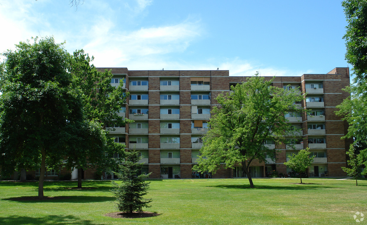 Primary Photo - Capital Plaza Apartments
