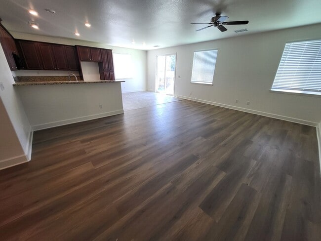 Building Photo - 1147 Lahontan Dr