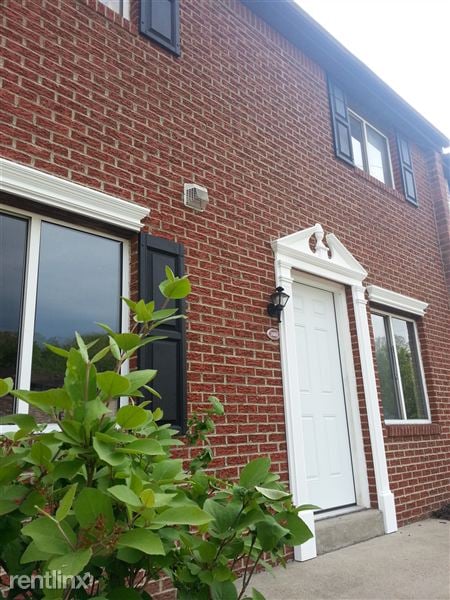Primary Photo - 1674 Hulton Rd