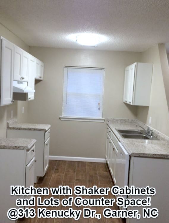 Foto del edificio - Renovated! 2 BR, 2 FULL Bath Garner Townho...