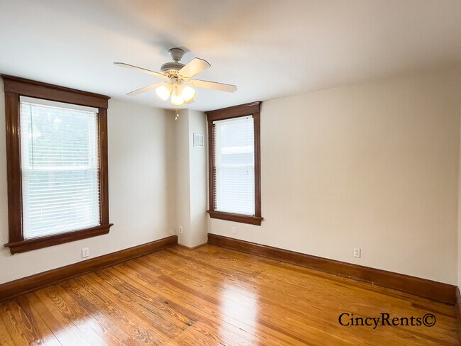Building Photo - 2836 Linwood Ave