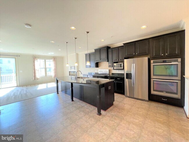 Foto del edificio - 13243 Tivoli Lake Blvd