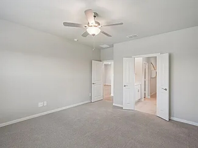 Foto del edificio - 709 Leavenworth Dr