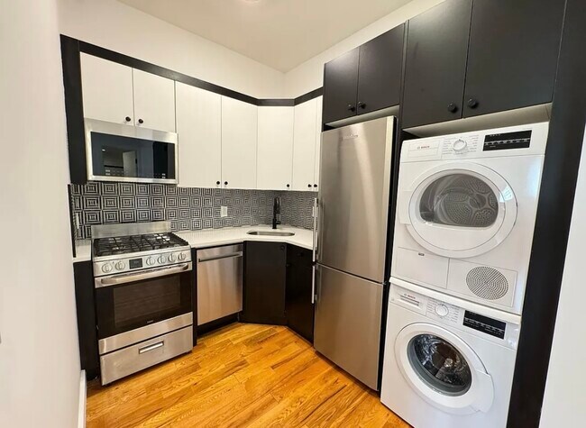 Foto del edificio - 31 Marcus Garvey Blvd