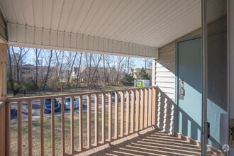 2BR,1BA,-915SF - Pines of York