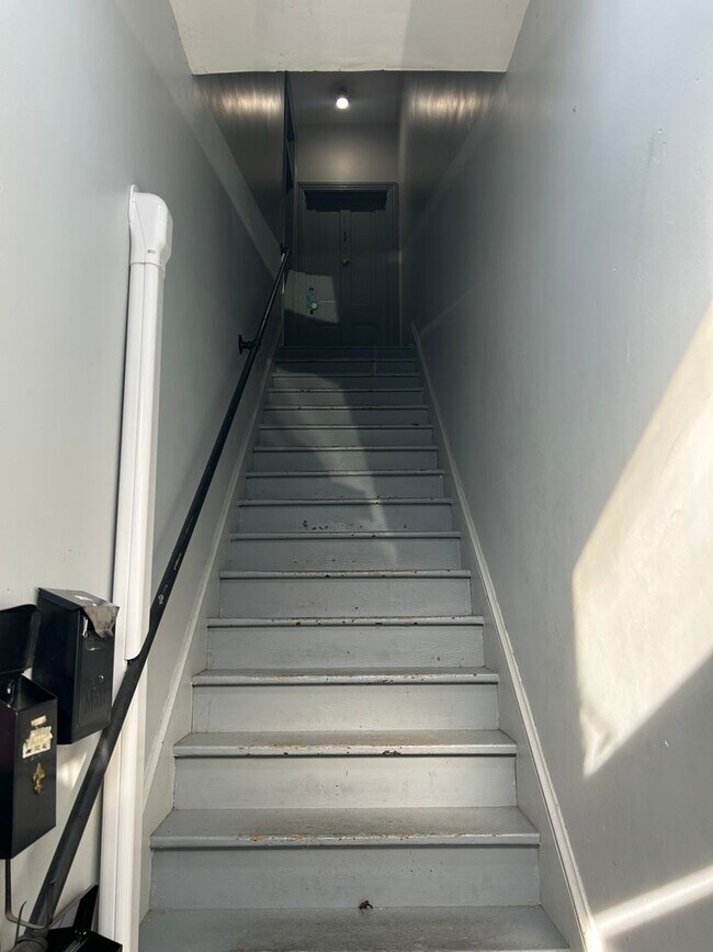 Foto del edificio - 27 W Seminary St