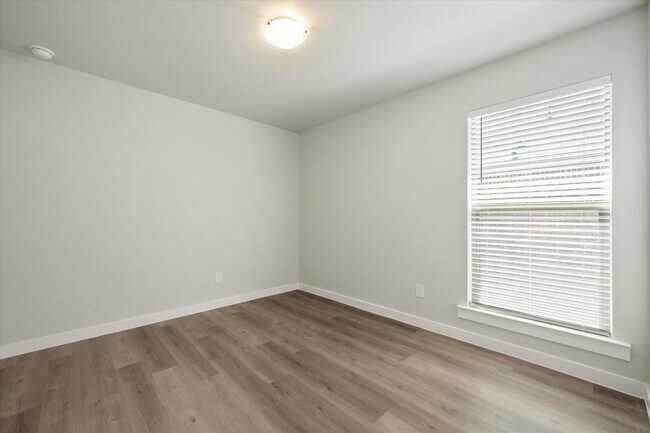 Building Photo - 1718 145th St