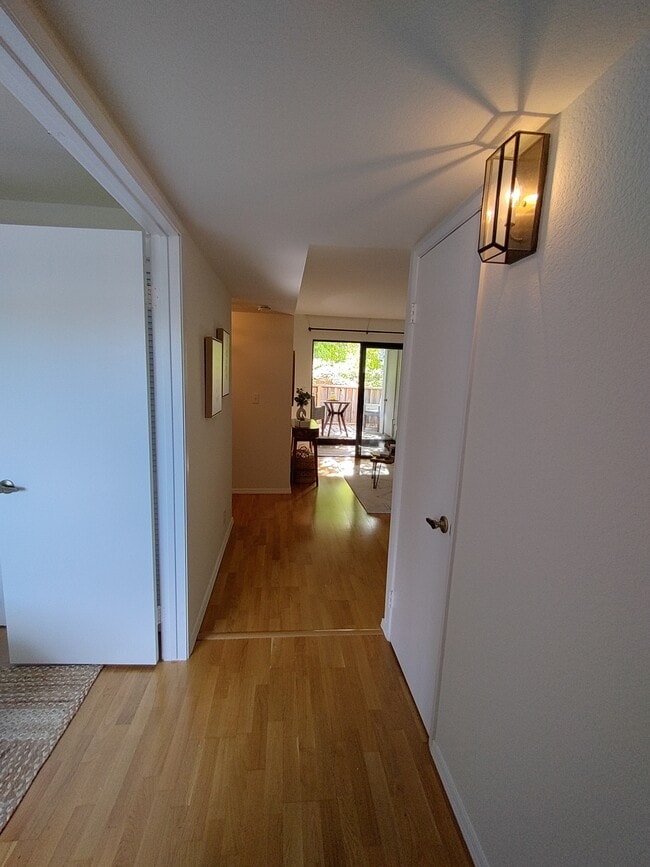 Building Photo - 24 Village Cir