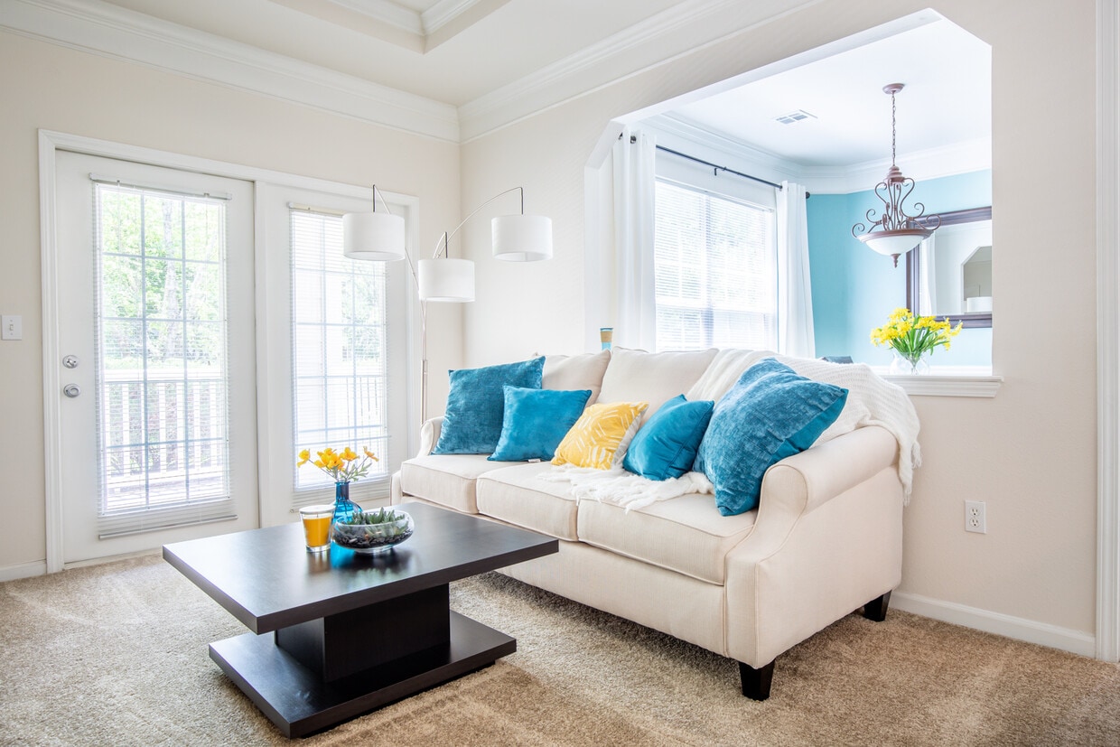 Wynnewood Farms Apartments in Overland Park, KS