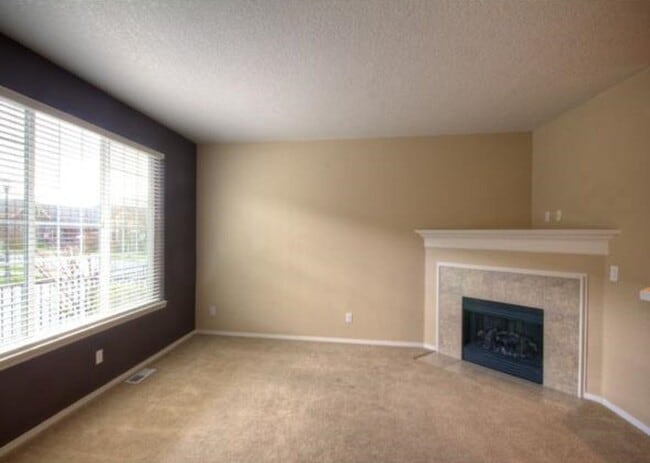 Photo - Corner 2 Bed 2.5 Bath Townhome - Garage and Washer/Dryer + Convenient to Nike, Intel and More!