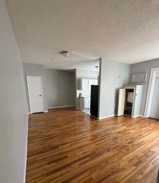 Building Photo - 335 Wells St