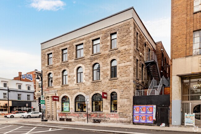 Exterior Photo - 3730 Saint-Laurent