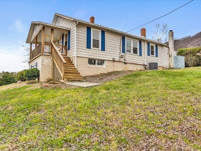 Building Photo - 4509 Yellow Mountain Rd