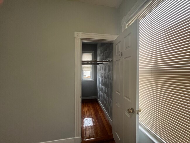 Foto del edificio - 490 Quincy St