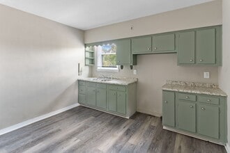 Building Photo - 416 1st St