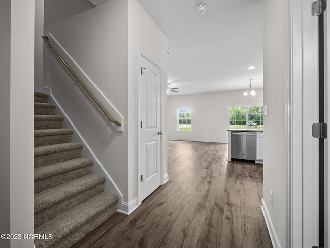 Building Photo - 203 Verrazzano Ln