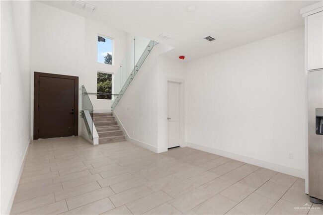 Building Photo - 15 S 42nd St