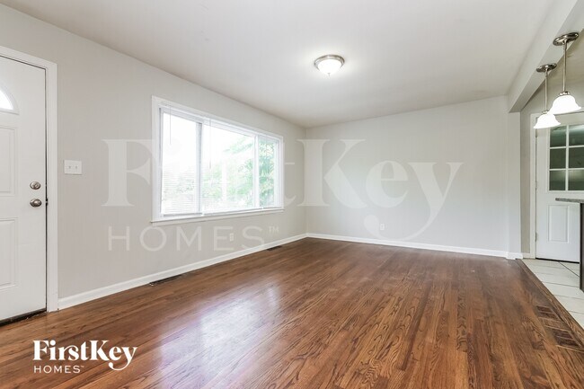 Foto del edificio - 5915 Blue Ridge Blvd