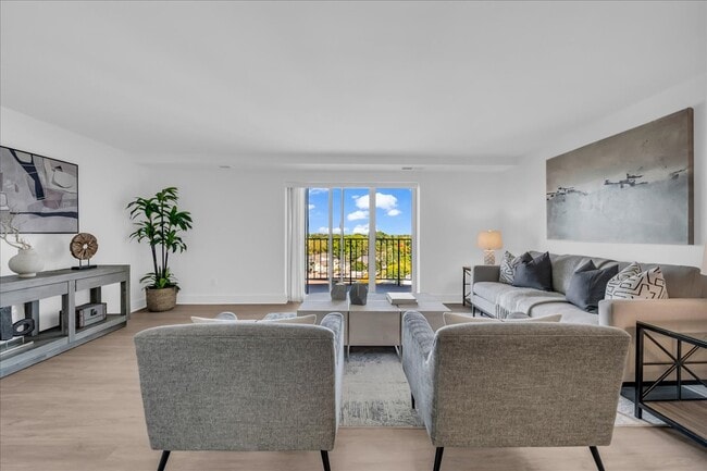 Building Photo - 411 S Old Woodward Ave