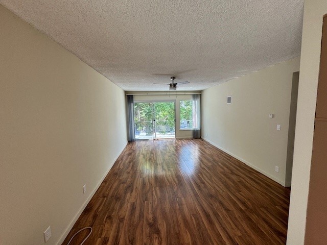 Building Photo - 1320 N Poinsettia Pl
