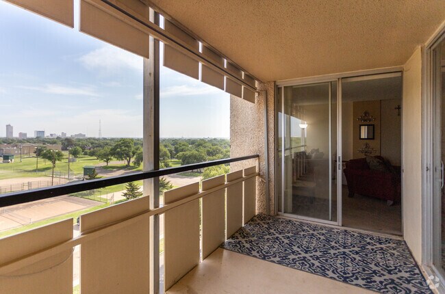 1HAB 1BA: 778 ft² - Balcón - Park Tower