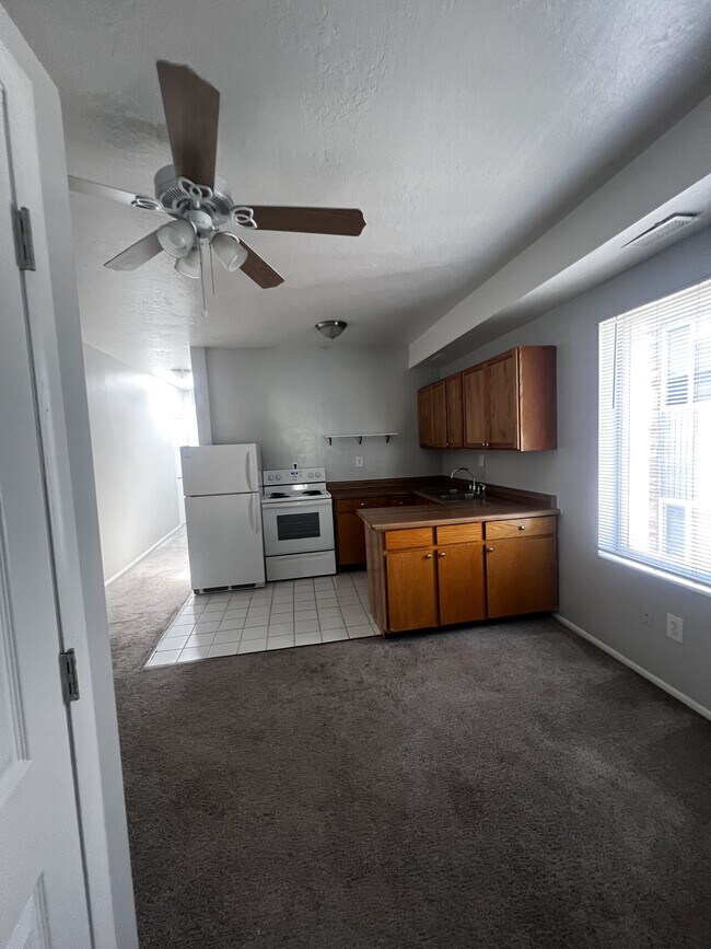 Building Photo - F Street Apartments