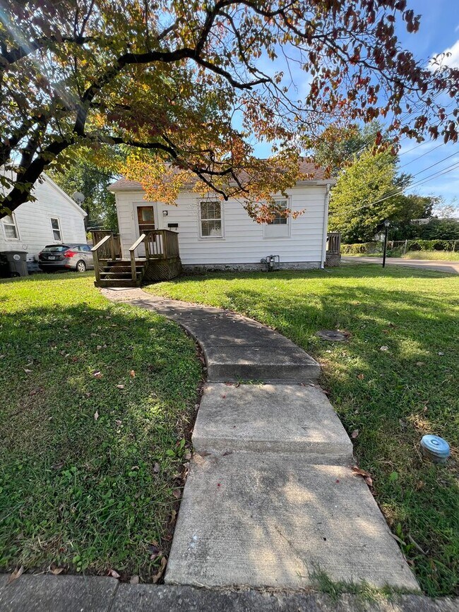 Building Photo - Don't Miss Out!