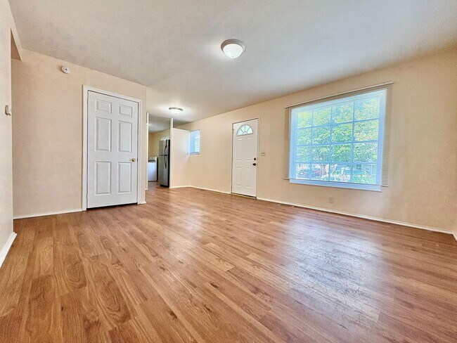 Foto del edificio - 1325 Browne Ln