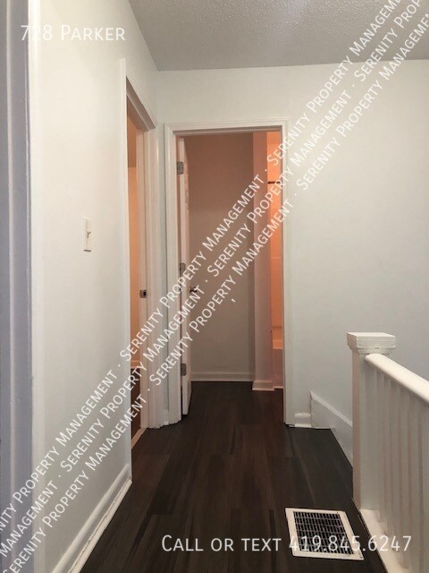 Foto del edificio - 728 Parker Ave