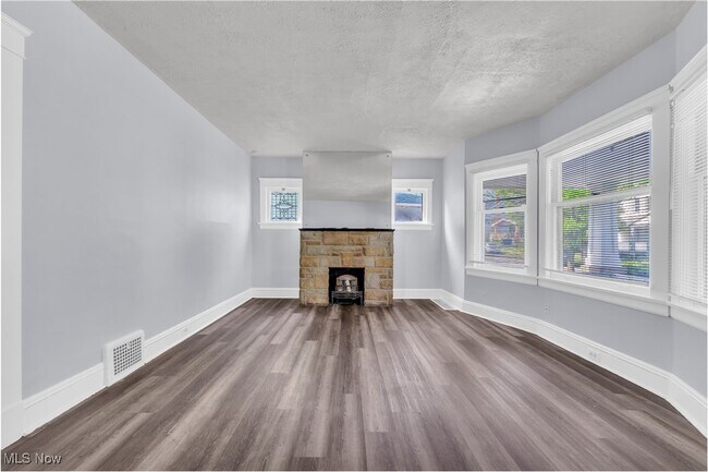 Foto del edificio - 3209 W 92nd St