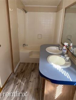 Building Photo - 3 br, 2 bath Mobile Home - 17302 MT Blvd