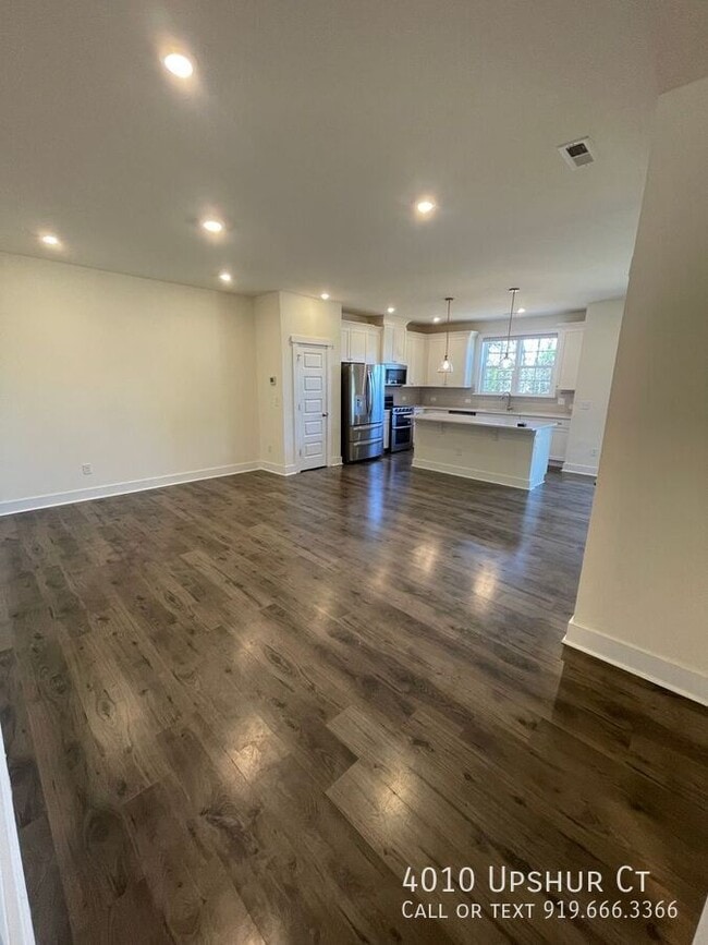 Foto del edificio - 4010 Upshur Ct