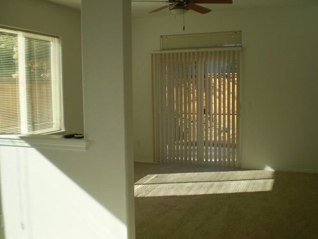 Foto del edificio - 87558 Placid St