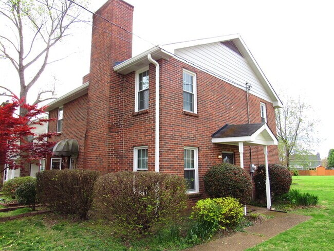 Building Photo - 2408 Robbie Ct