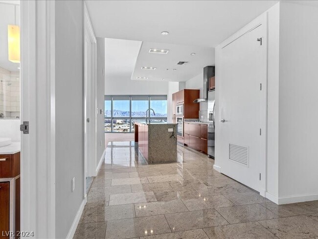 Building Photo - 4471 Dean Martin Dr