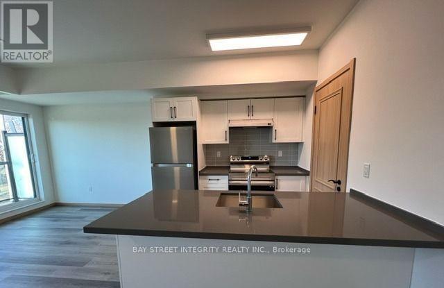 Building Photo - 3453 Victoria Park Ave