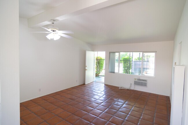 Building Photo - 474 Avenida Ortega