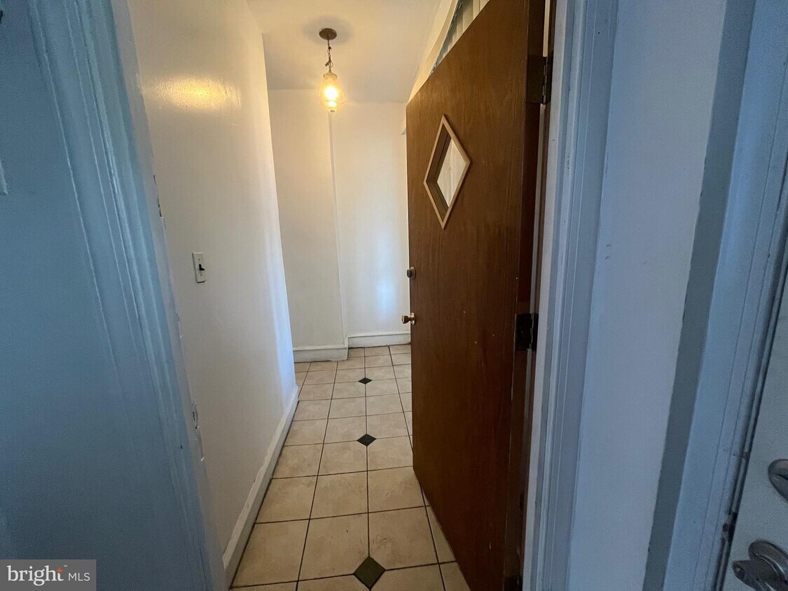 Foto principal - 5400 Catharine St
