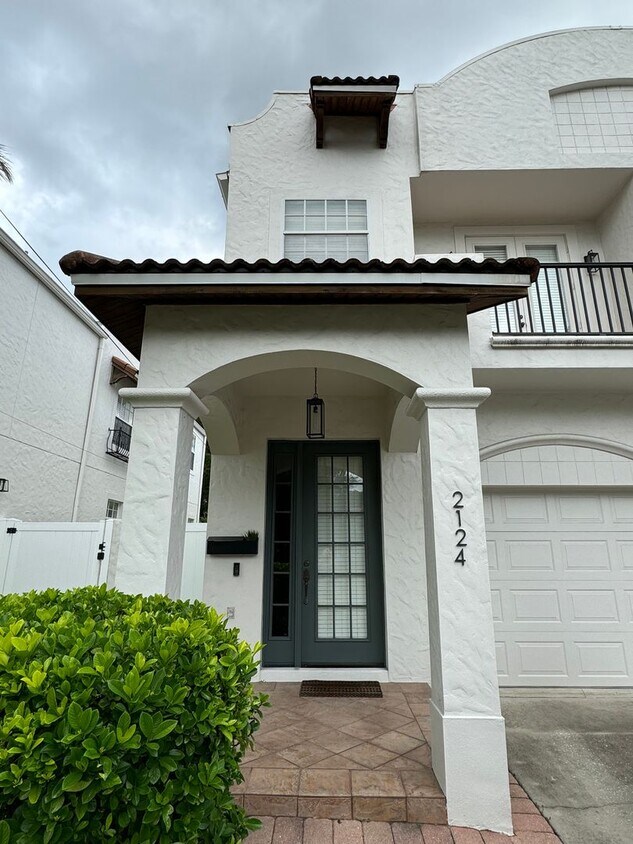 Foto principal - College Park Townhouse with Private Backya...