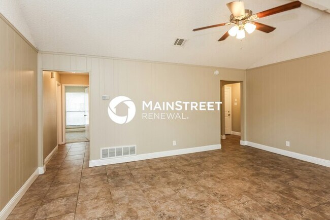 Foto del edificio - 3 Bedroom Pet-Friendly Home in Watauga, TX...